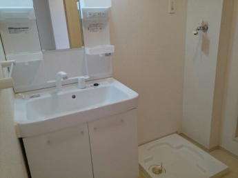 忙しい朝には欠かせない洗面所です