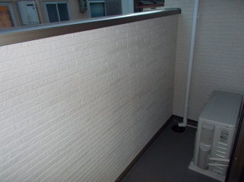 開放的で明るい空間を演出してくれるバルコニーです