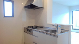 コンパクトなキッチンで掃除もラクラク