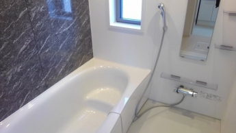 コンパクトで使いやすいお風呂です