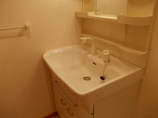 明るい洗面所です