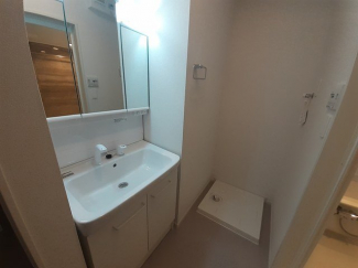 明るい洗面所です