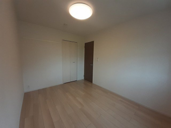 内装は落ち着いています