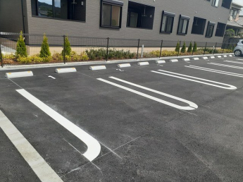 駐車場があるので、車を買う予定の方も安心です