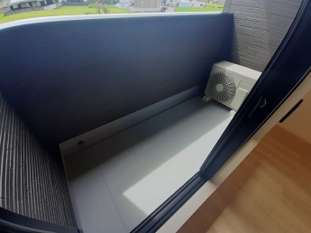 外からの目が気にならないバルコニーで洗濯物が干せます