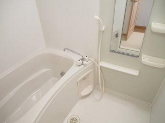 ゆったり過ごせるお風呂です