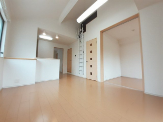 ゆったり過ごせるリビングです