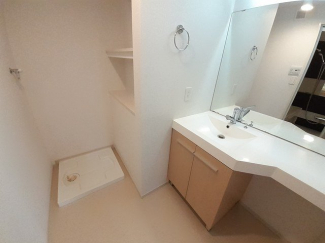 明るい洗面所です