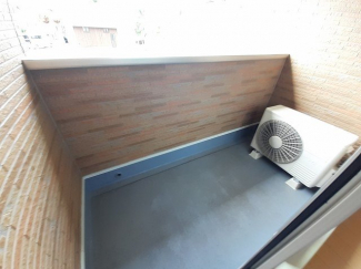 開放的で明るい空間を演出してくれるバルコニーです