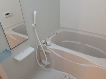 ゆったり過ごせるお風呂です