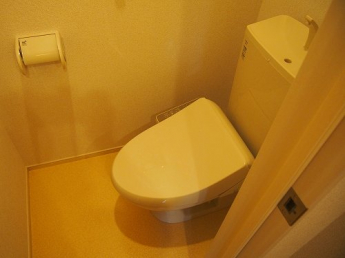 コンパクトで使いやすいトイレです