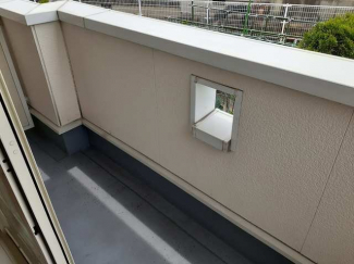 バルコニーからの眺めを楽しみながら食事をしませんか