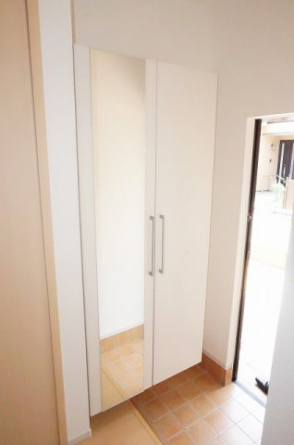 シンプルで使いやすい玄関です