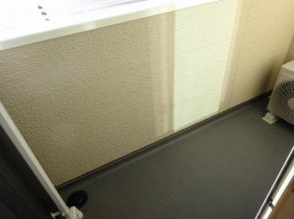 バルコニーからの眺めを楽しみながら食事をしませんか