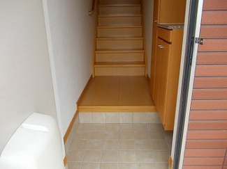 収納もある玄関です