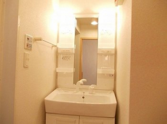 忙しい朝には欠かせない洗面所です