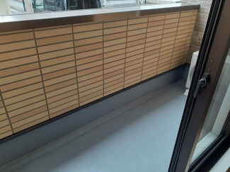 バルコニーからの眺めを楽しみながら食事をしませんか