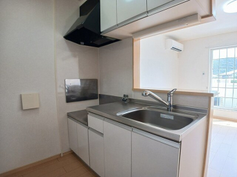 コンパクトなキッチンで掃除もラクラク