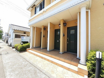 毎日通るエントランスはこのようになっています