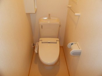 コンパクトで使いやすいトイレです