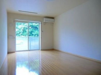 落ち着いた時間を過ごせるバルコニーです