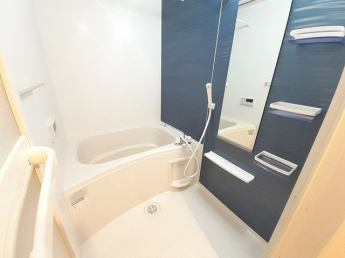 落ち着いた空間のお風呂です