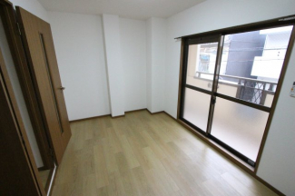 こちらの居間で趣味の時間をお楽しみください