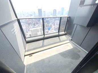【バルコニー】