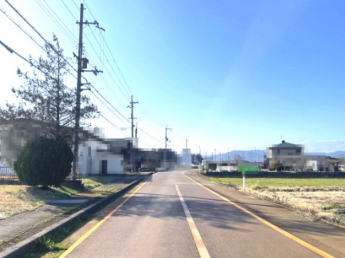【前面道路含む現地写真】