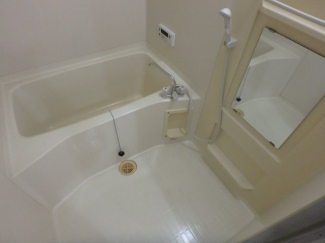 ゆったり過ごせるお風呂です