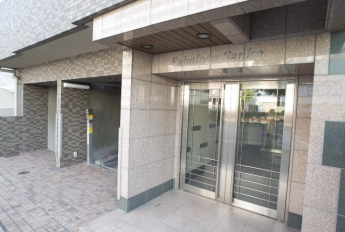 【エントランス】