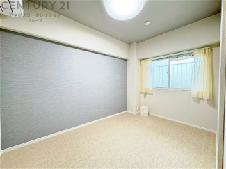 創造性や成長を促す遊びの空間を提供。学習や趣味に集中できる環境を整えます。個別のプライベートスペースは自己表現と自立心を育み、心地よい睡眠環境を整えリラックスできる場所を提供。
