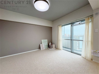 リラックスできるプライベート空間で、快適な睡眠をサポート。個人の好みに合わせたインテリアや寝具で心地良さを追求。プライベートな時間を過ごし、リフレッシュする場所におすすめです。
