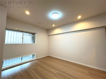 リラックスできるプライベート空間で、快適な睡眠をサポート。個人の好みに合わせたインテリアや寝具で心地良さを追求。プライベートな時間を過ごし、リフレッシュする場所におすすめです。