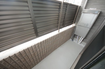 お洗濯にも便利なバルコニー付き