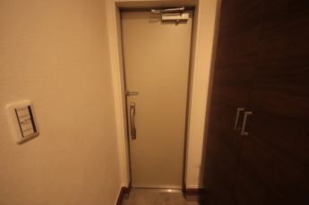 収納もある玄関です