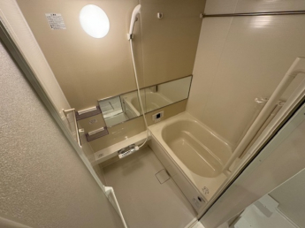 ゆったり過ごせるお風呂です