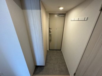 毎日通る玄関はこちらです