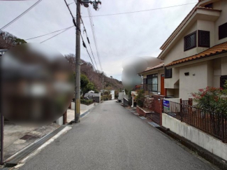 【前面道路含む現地写真】