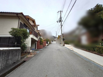 【前面道路含む現地写真】