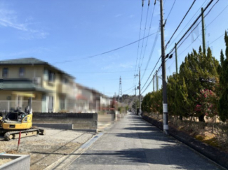 【前面道路含む現地写真】