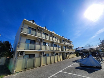 外観　おしゃれなデザイナーズ風マンションです！