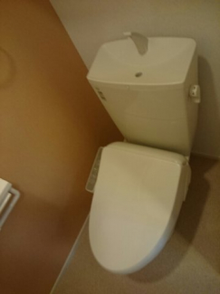 ゆったりとした空間のトイレです