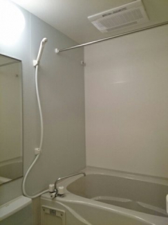 日々の疲れを癒すお風呂付です