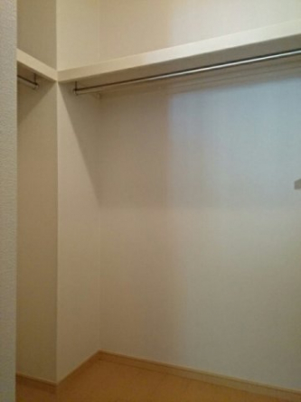 たっぷりとした収納スペースです