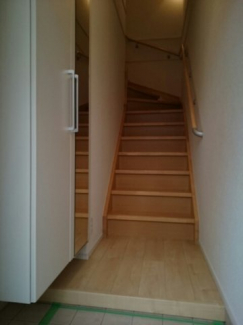 収納もある玄関です
