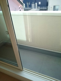 開放的で明るい空間を演出してくれるバルコニーです