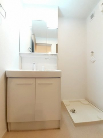 明るい洗面所です