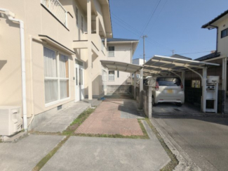 敷地内に2台駐車可能です