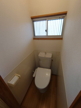 シャワートイレ付きのお手洗い